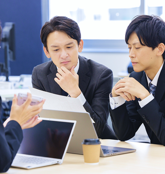 真剣に取り組む様子