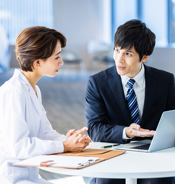 医療関係者との打ち合わせの様子